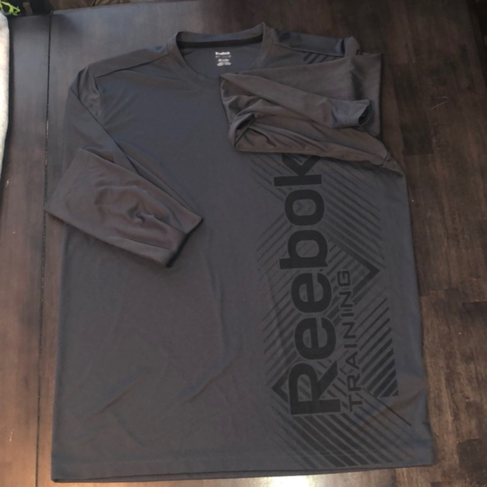 Reebok training LS tee sz L NWOT